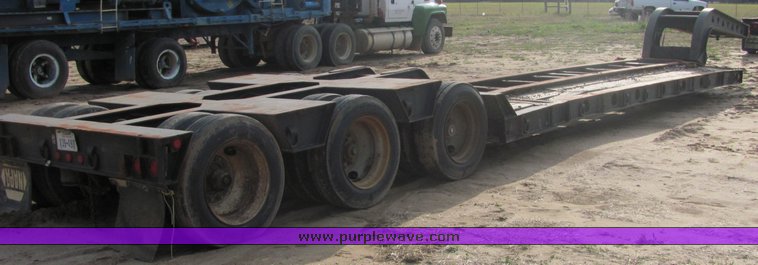 image for item 3573 1988 Trail King dropdeck trailer