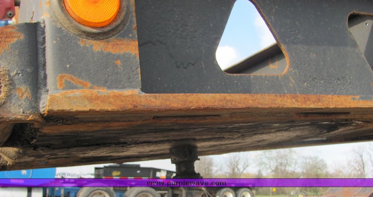 image for item 3573 1988 Trail King dropdeck trailer