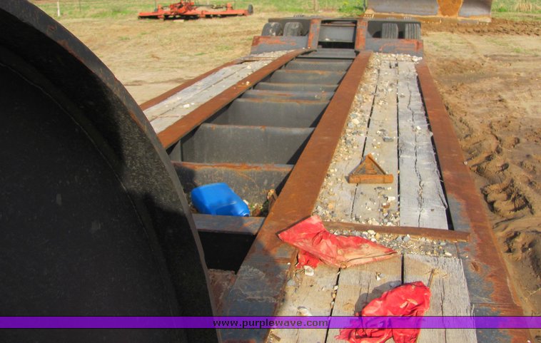 image for item 3573 1988 Trail King dropdeck trailer