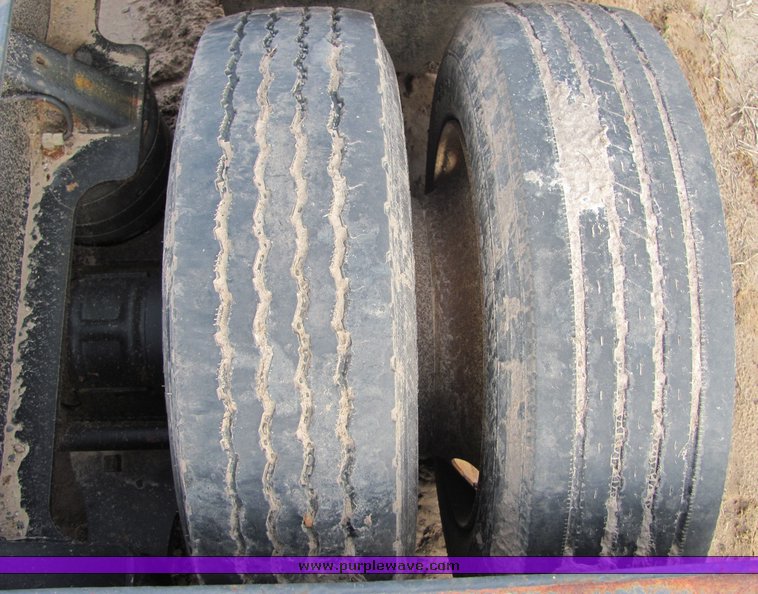 image for item 3573 1988 Trail King dropdeck trailer