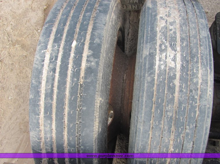 image for item 3573 1988 Trail King dropdeck trailer