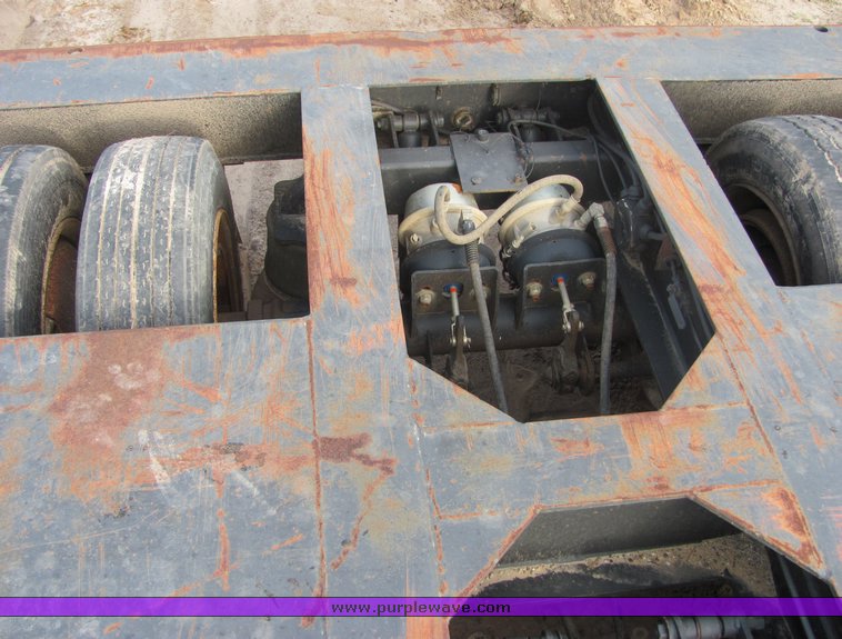 image for item 3573 1988 Trail King dropdeck trailer