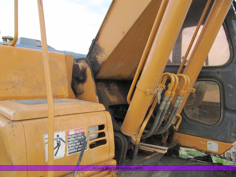 image for item 3575 2005 Case CX210 excavator