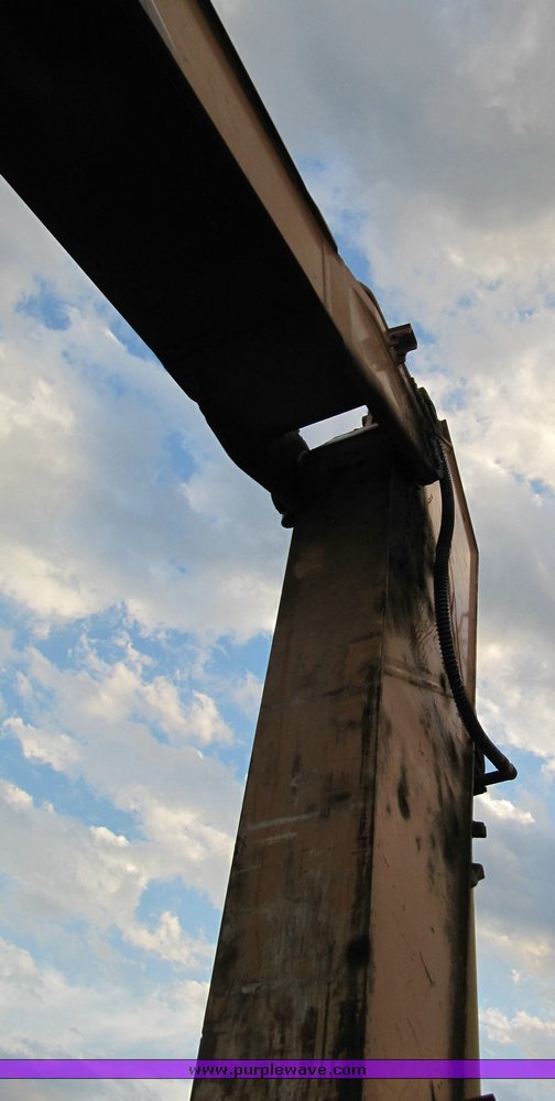 image for item 3575 2005 Case CX210 excavator