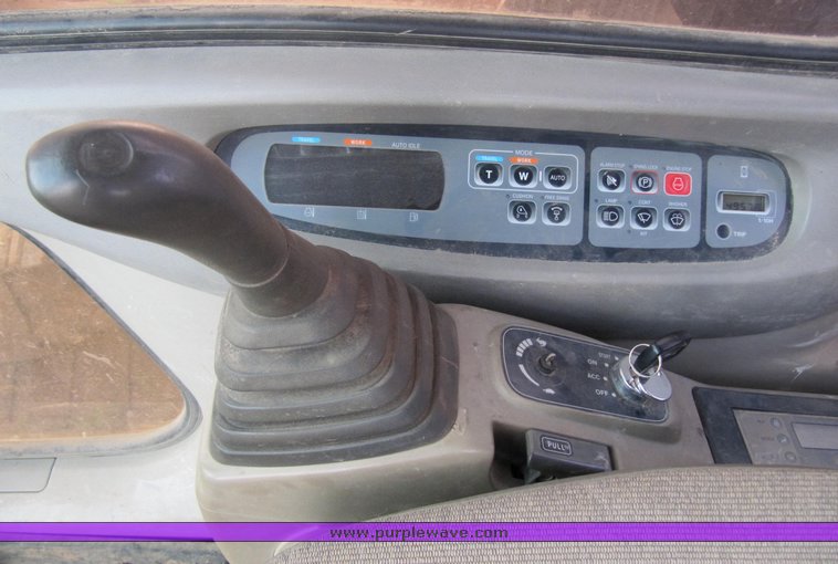 image for item 3575 2005 Case CX210 excavator