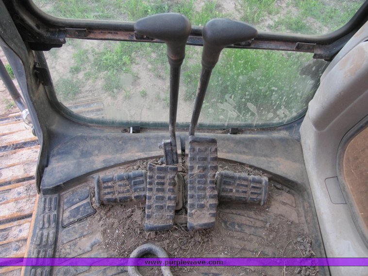 image for item 3575 2005 Case CX210 excavator