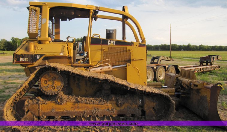 image for item 3576 1998 Caterpillar D6M dozer