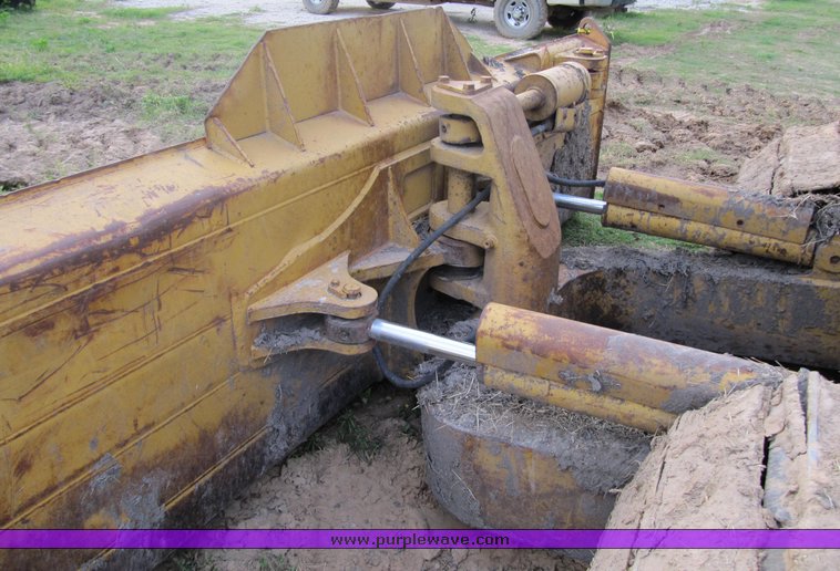 image for item 3576 1998 Caterpillar D6M dozer