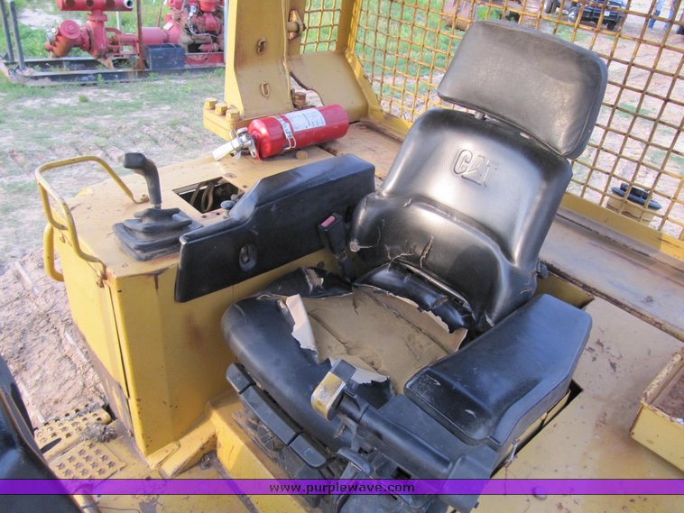image for item 3576 1998 Caterpillar D6M dozer