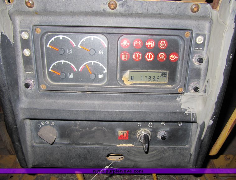 image for item 3576 1998 Caterpillar D6M dozer