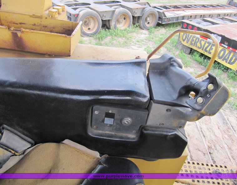 image for item 3576 1998 Caterpillar D6M dozer