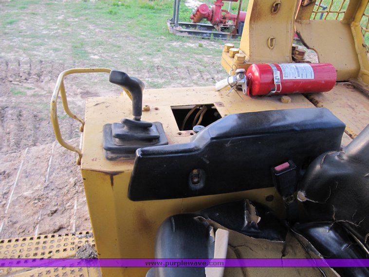 image for item 3576 1998 Caterpillar D6M dozer