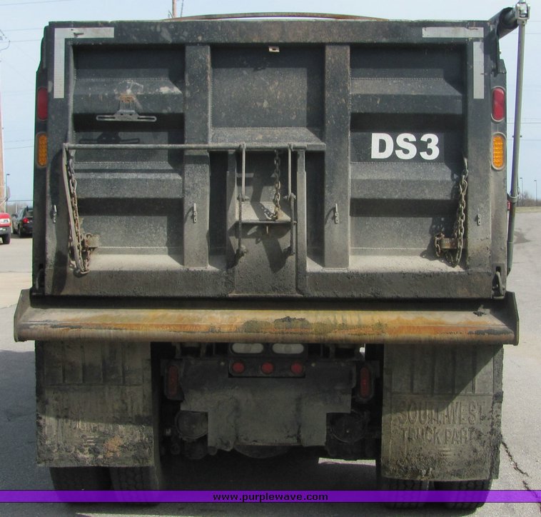 image for item 3603 2004 International 7500 dump truck