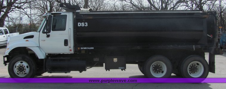 image for item 3603 2004 International 7500 dump truck