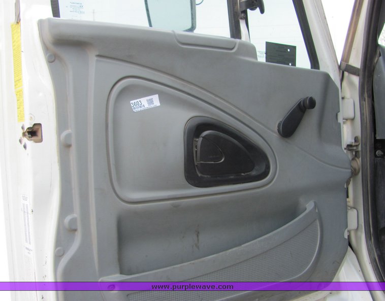 image for item 3603 2004 International 7500 dump truck