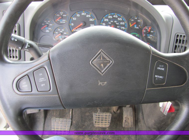 image for item 3603 2004 International 7500 dump truck