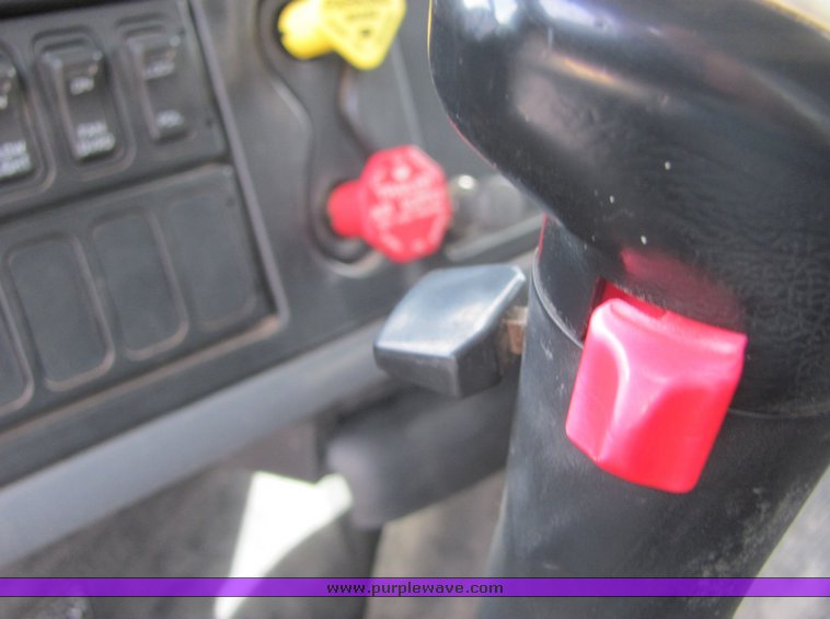 image for item 3603 2004 International 7500 dump truck