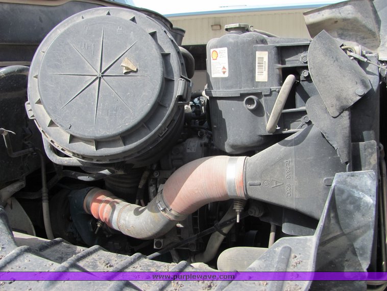 image for item 3603 2004 International 7500 dump truck