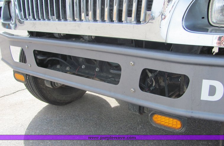 image for item 3603 2004 International 7500 dump truck