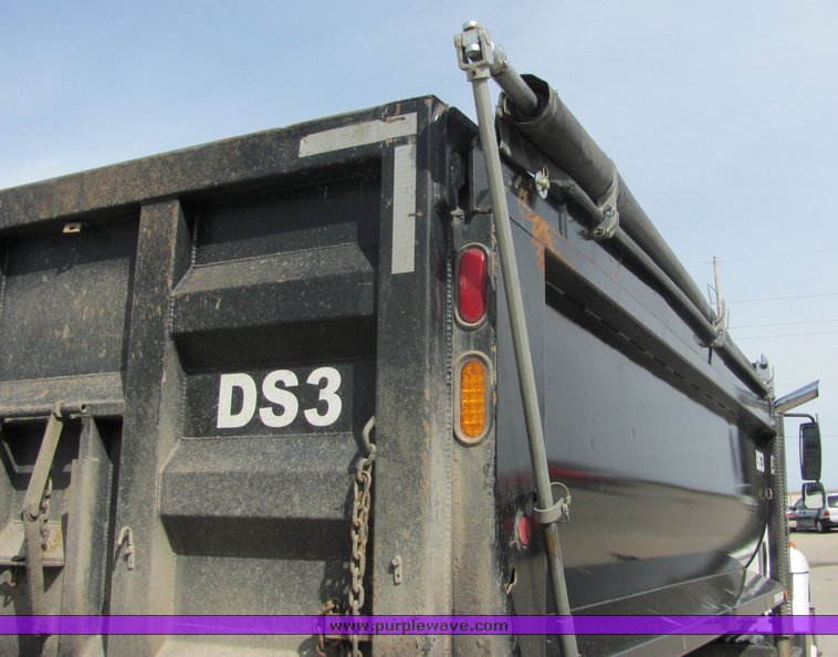 image for item 3603 2004 International 7500 dump truck