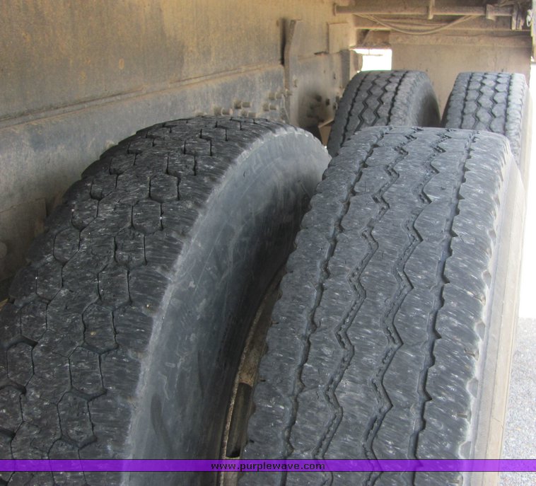 image for item 3603 2004 International 7500 dump truck