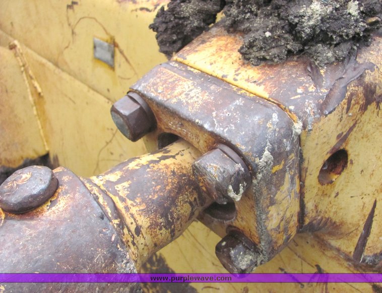 image for item 3606 Caterpillar D8H tracked dozer