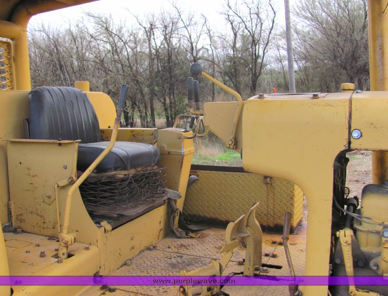 image for item 3606 Caterpillar D8H tracked dozer