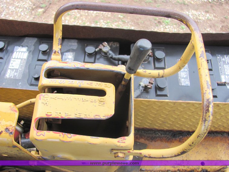 image for item 3606 Caterpillar D8H tracked dozer