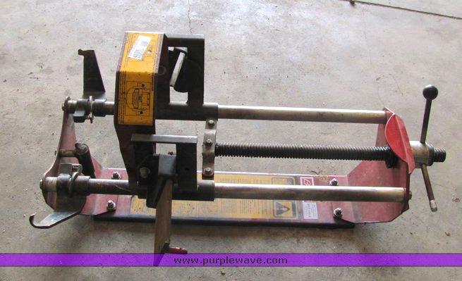 image for item 4035 Branick strut spring compressor