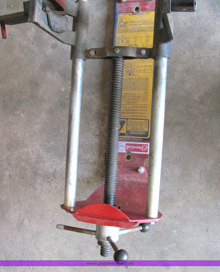 image for item 4035 Branick strut spring compressor