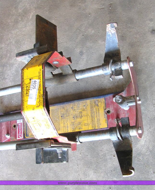 image for item 4035 Branick strut spring compressor