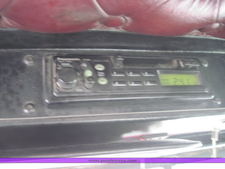 image for item 4597 2001 Kenworth Construct T800 semi truck