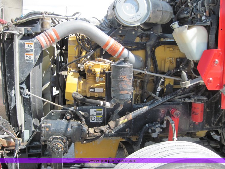 image for item 4597 2001 Kenworth Construct T800 semi truck