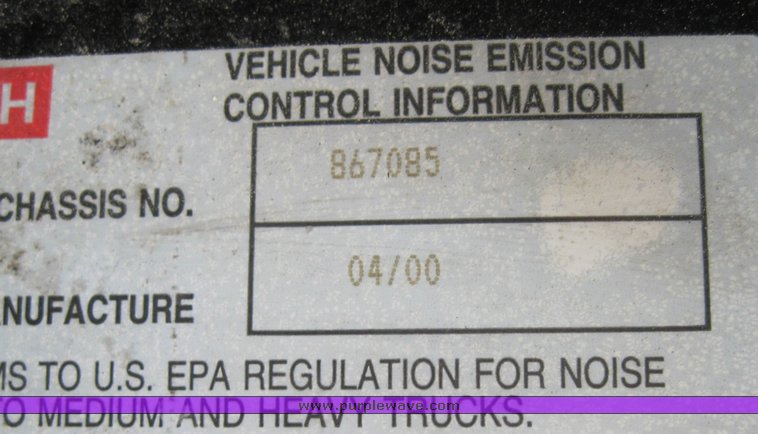 image for item 4597 2001 Kenworth Construct T800 semi truck