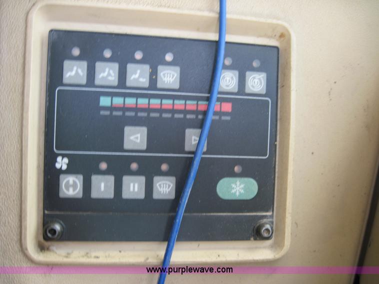 image for item 4701 1993 Caterpillar 320 excavator