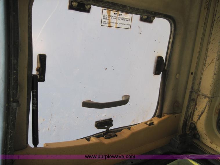 image for item 4701 1993 Caterpillar 320 excavator