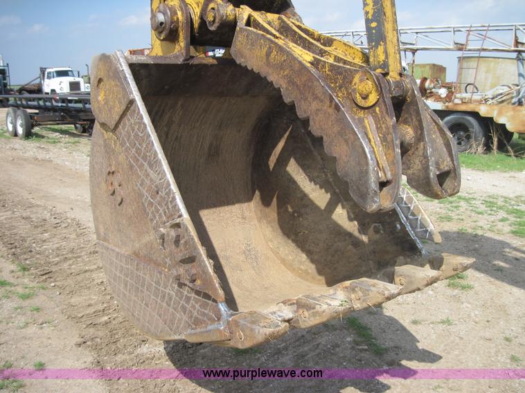 image for item 4701 1993 Caterpillar 320 excavator