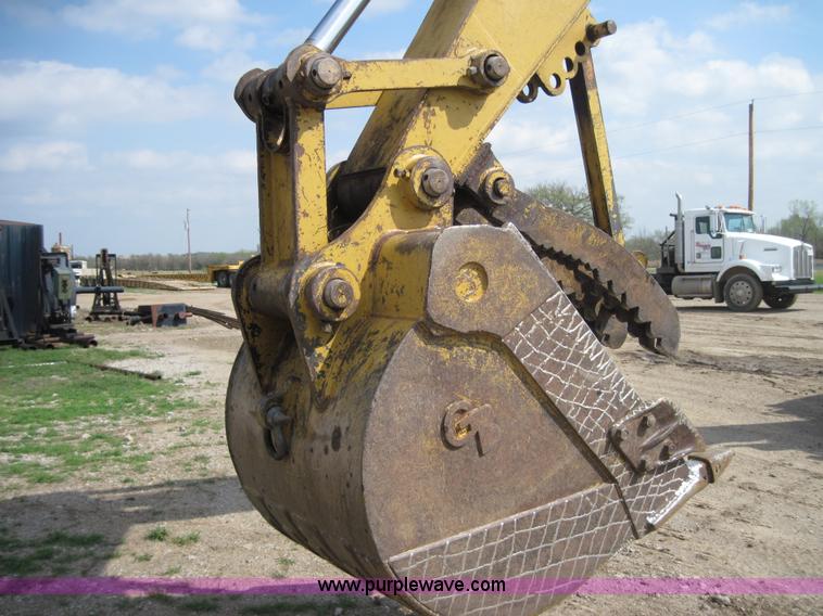 image for item 4701 1993 Caterpillar 320 excavator