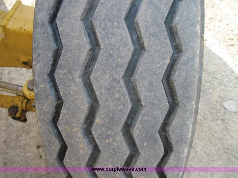 image for item 4703 1993 John Deere 310D backhoe