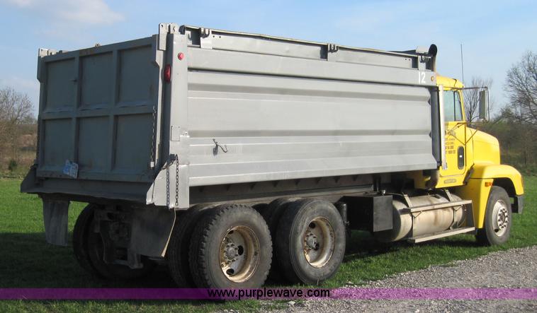 image for item 4706 1994 Freightliner Conventional FLD120 tandem axle dump truck