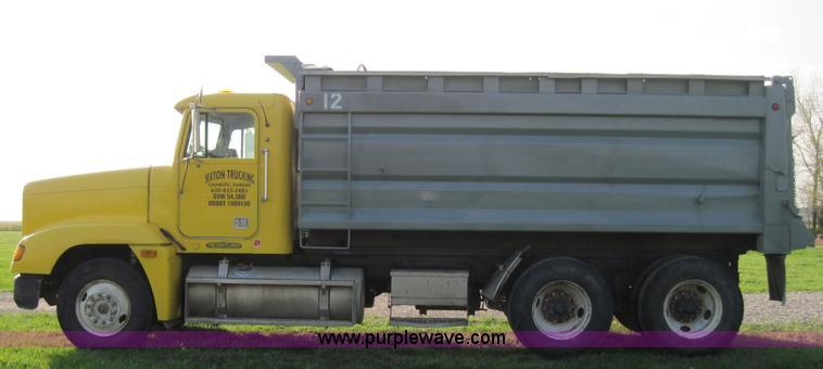 image for item 4706 1994 Freightliner Conventional FLD120 tandem axle dump truck