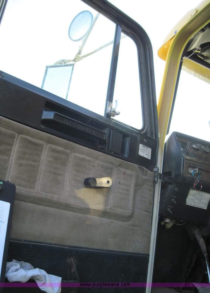 image for item 4706 1994 Freightliner Conventional FLD120 tandem axle dump truck