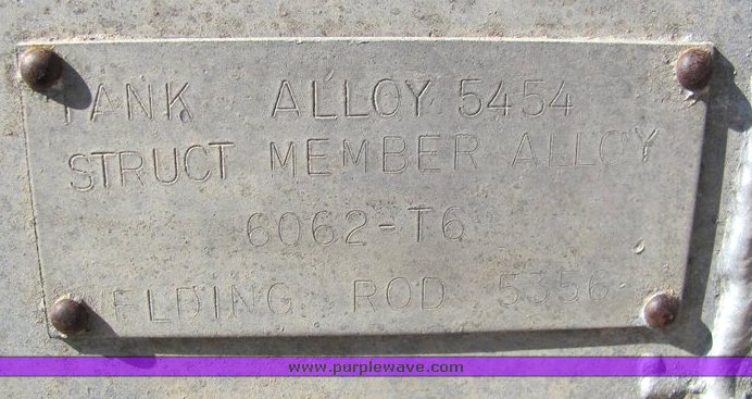 image for item 5001 1965 Fruehauf pneumatic tandem axle trailer