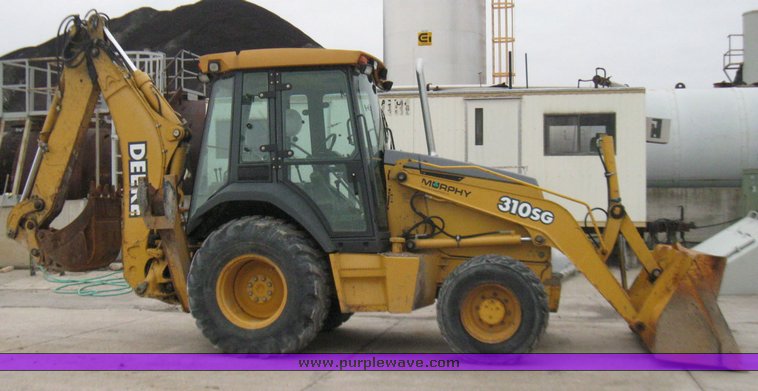 image for item 5728 2003 John Deere 310SG backhoe loader