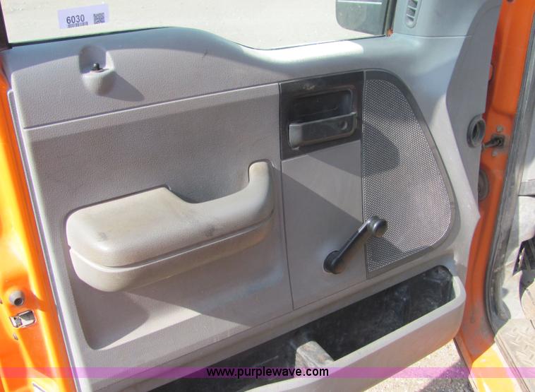 image for item 6030 2004 Ford F150 pickup