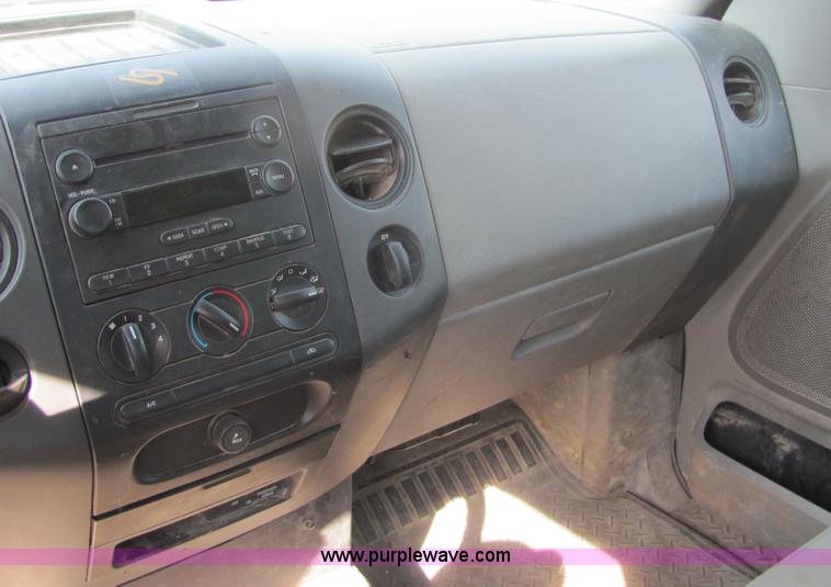image for item 6030 2004 Ford F150 pickup