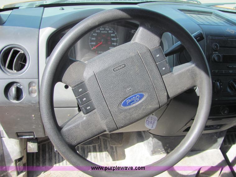 image for item 6030 2004 Ford F150 pickup