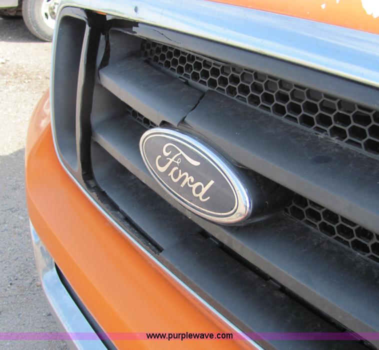 image for item 6030 2004 Ford F150 pickup