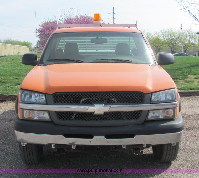 image for item 6031 2003 Chevrolet C2500 Silverado pickup