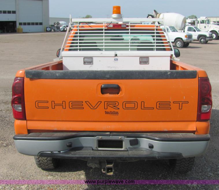 image for item 6031 2003 Chevrolet C2500 Silverado pickup